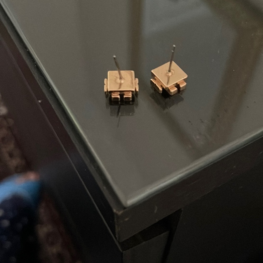 Tory Burch gold beautiful earrings